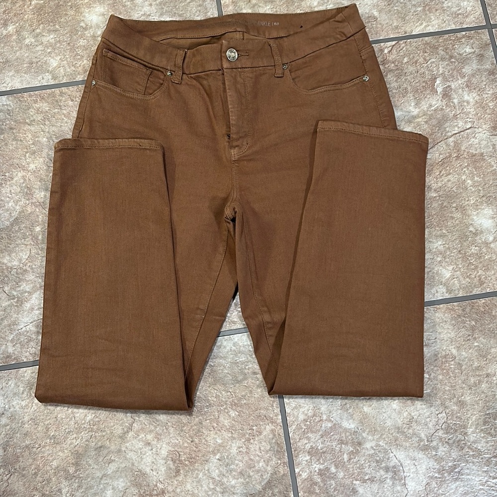 Chico’s So Slimming Girlfriend ankle pants